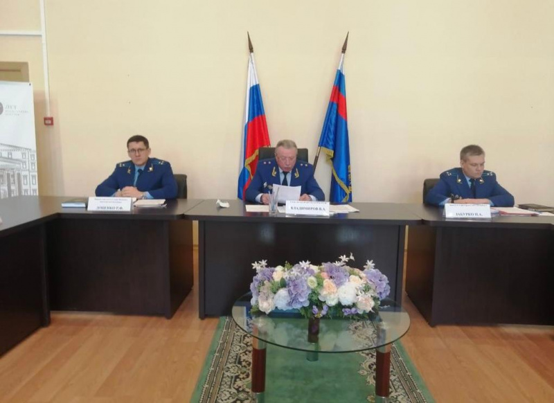 Северо-Западный транспортный прокурор требует проверить судна на нарушения законодательства