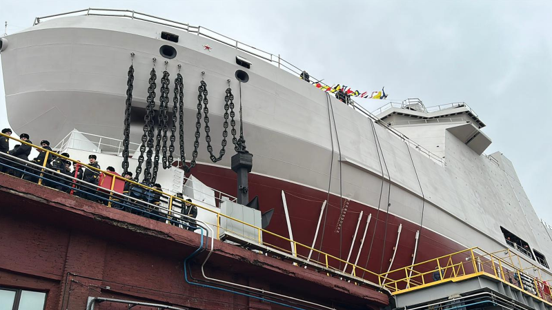 Спущен на воду корабль ледового класса «Николай Зубов»