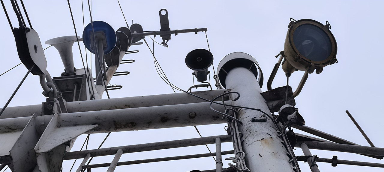 Пусконаладочные работы и техническое обслуживание системы МИРАН СТА Сервисный инженер «Маринэк» проводит наладку установленного оборудования ГГС