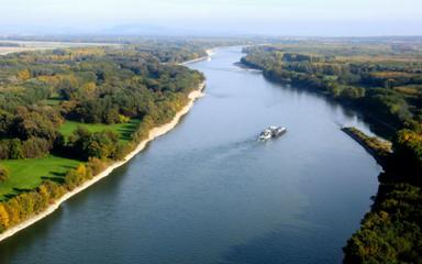 danube_river_vienna_austria-wide.jpg