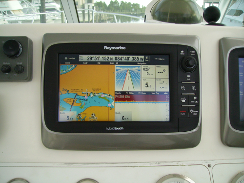 Raymarine e97 9" MFD with FishFinder