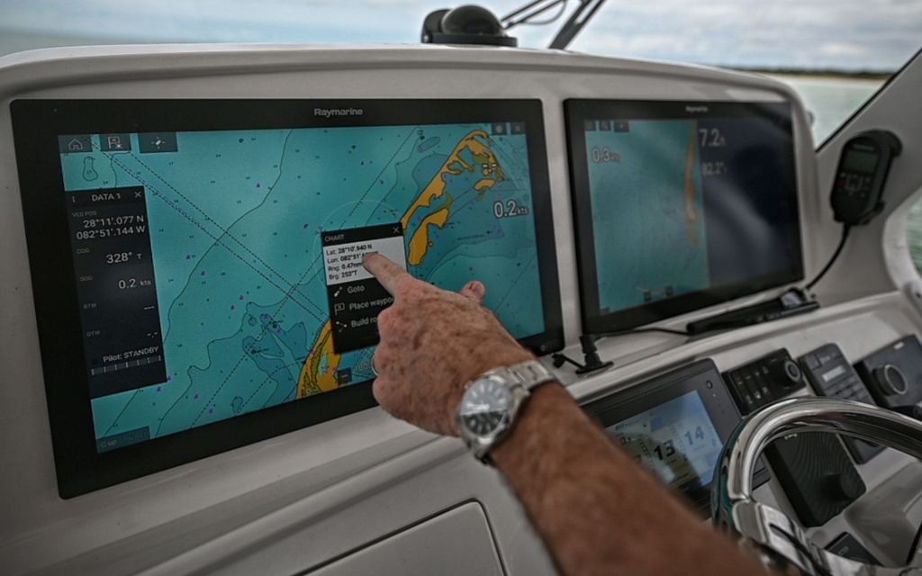 МФД Raymarine на скоростном катере МФД Raymarine на скоростном катере