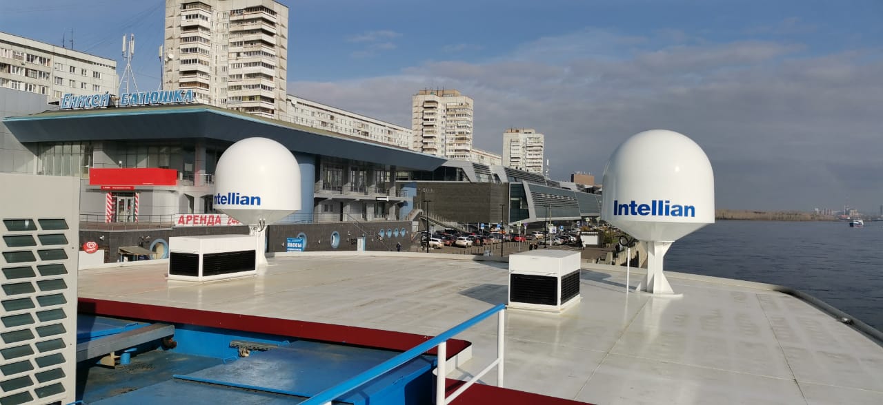 Максим Горький Intellian t130W