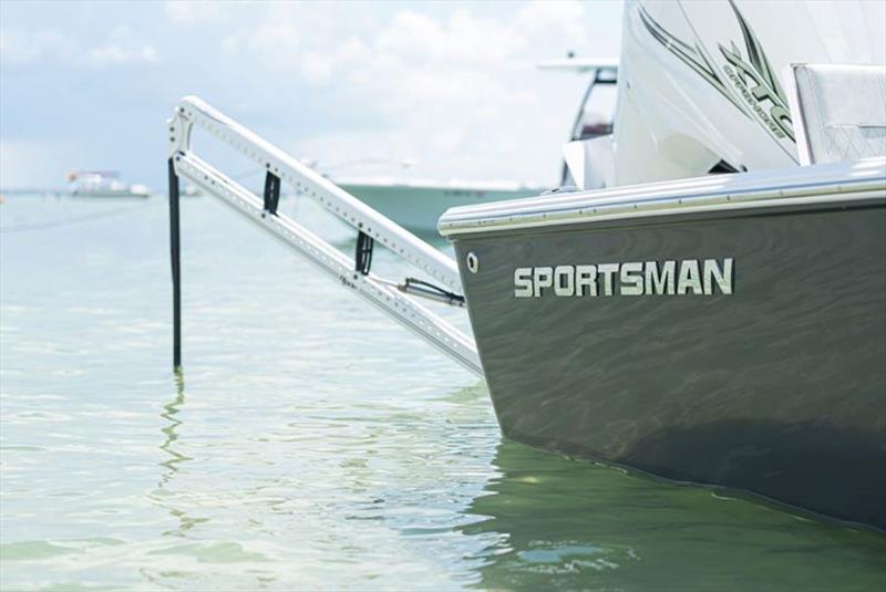 Спортивная лодка Sportsman усовершенствована Dometic