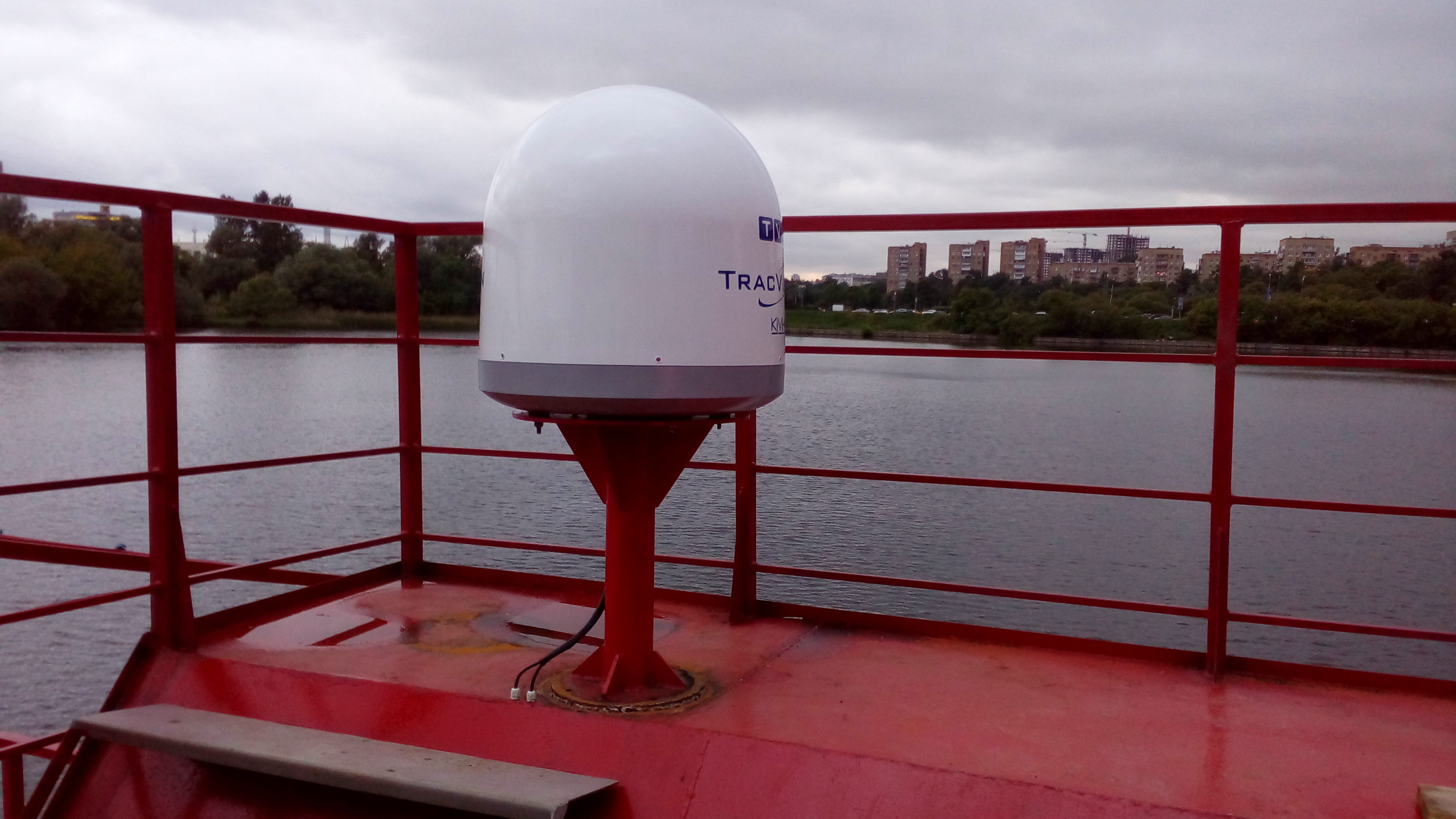 KVH TracVision TV6 для прогулочного судна Рио-1